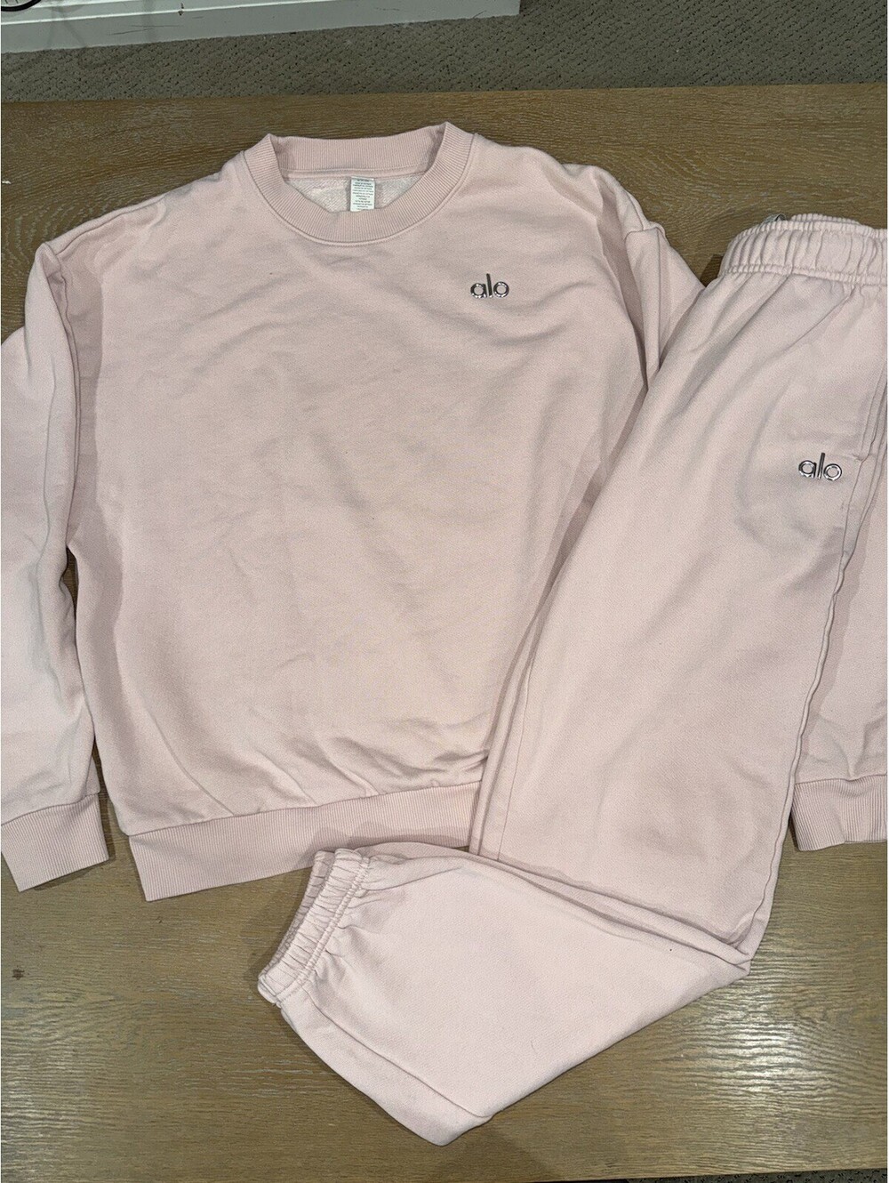 Alo Yoga Accolade Joggers Pants Pullover Crew Set SIZE SMALL Pink Quartz